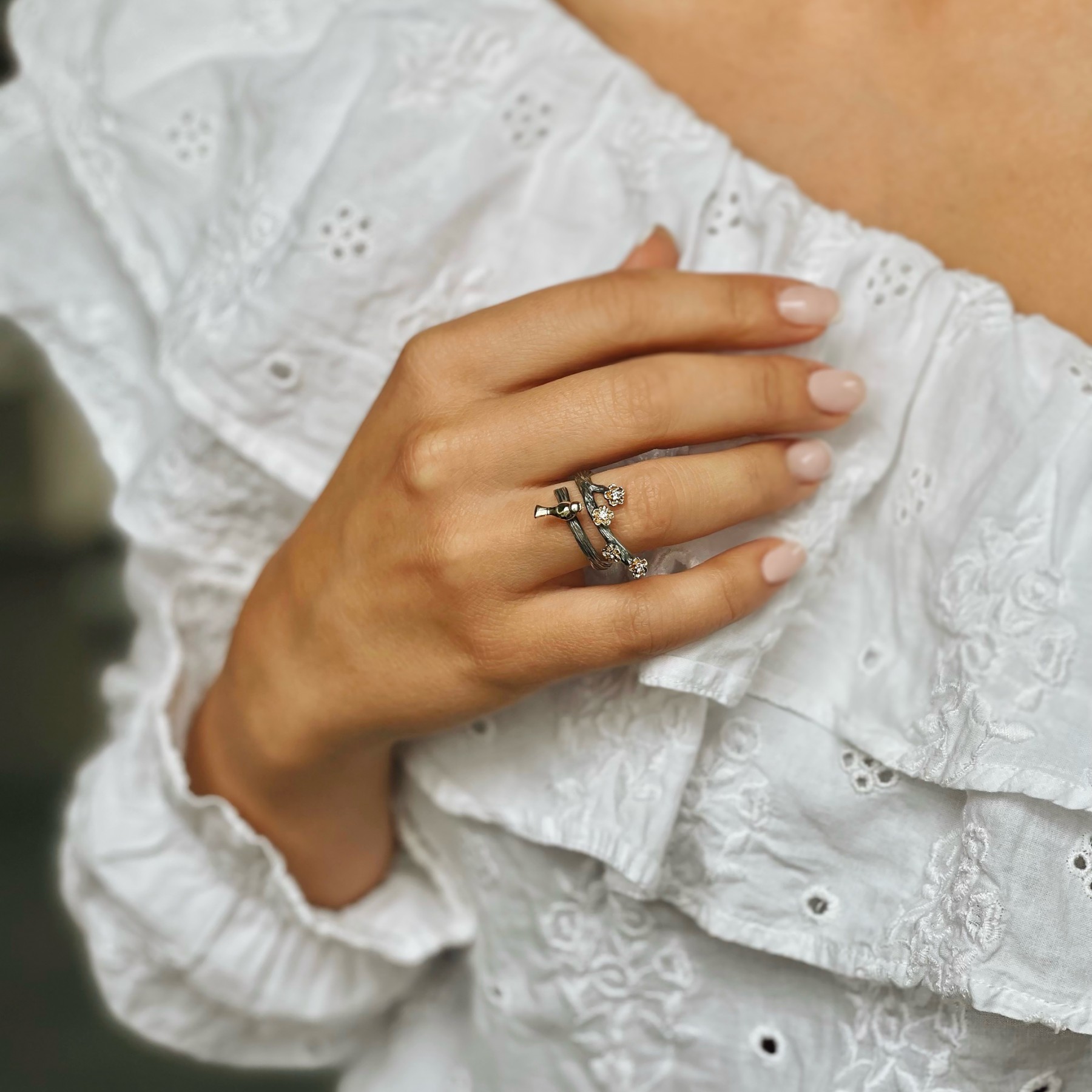 Bird and flowers - Image 9