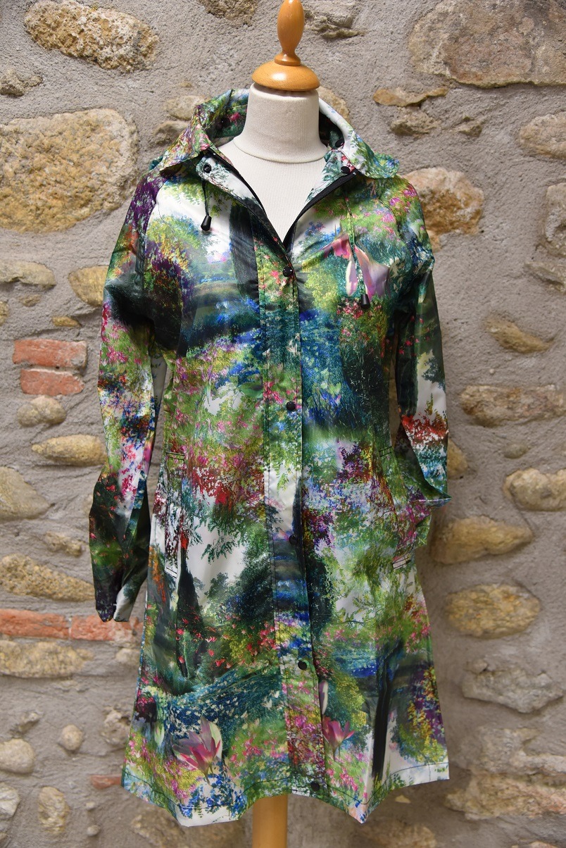 Art à porter-Imperméable imprimé Féerie 'Made in Sens'