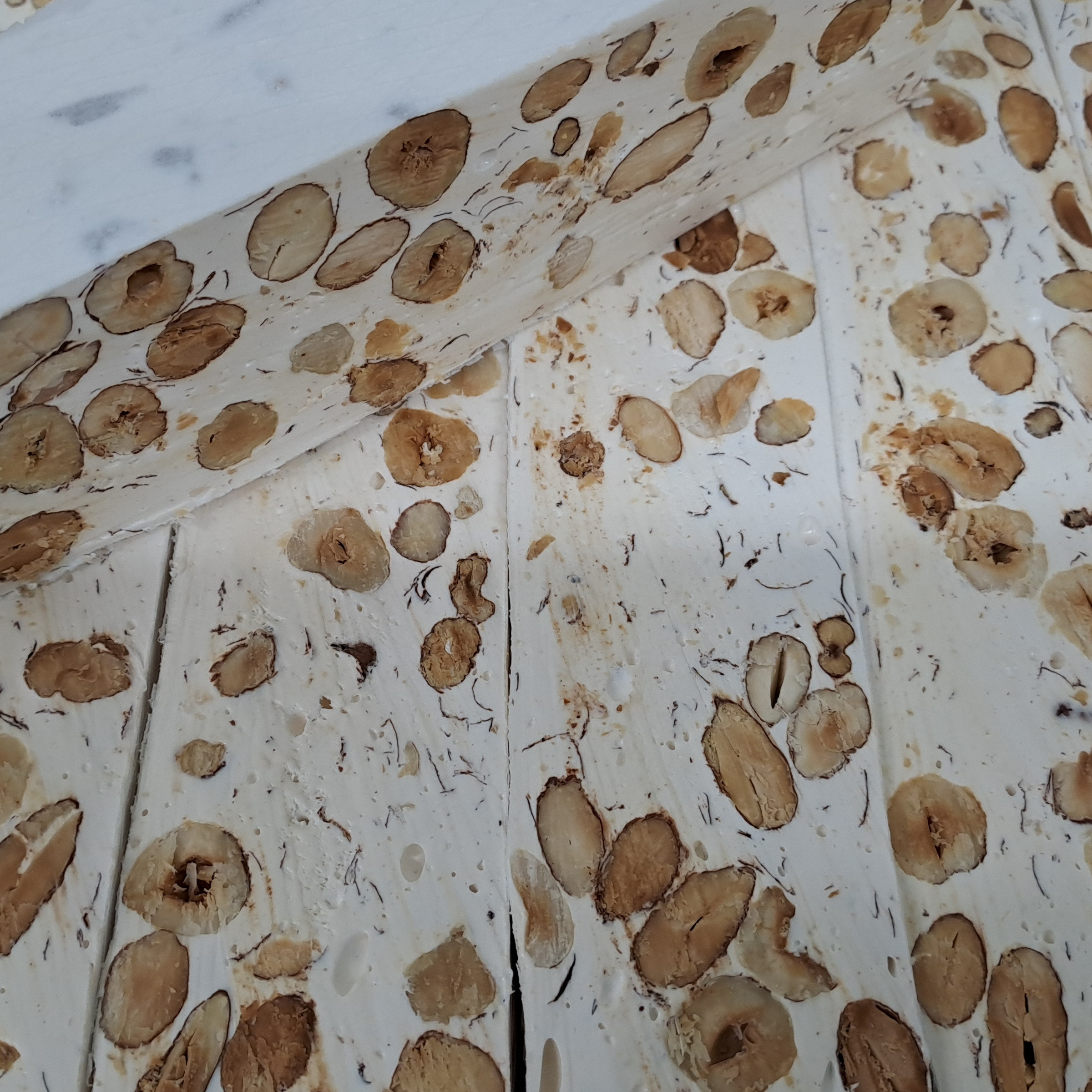 Nougat blanc au miel 115g Amandes-Noisettes