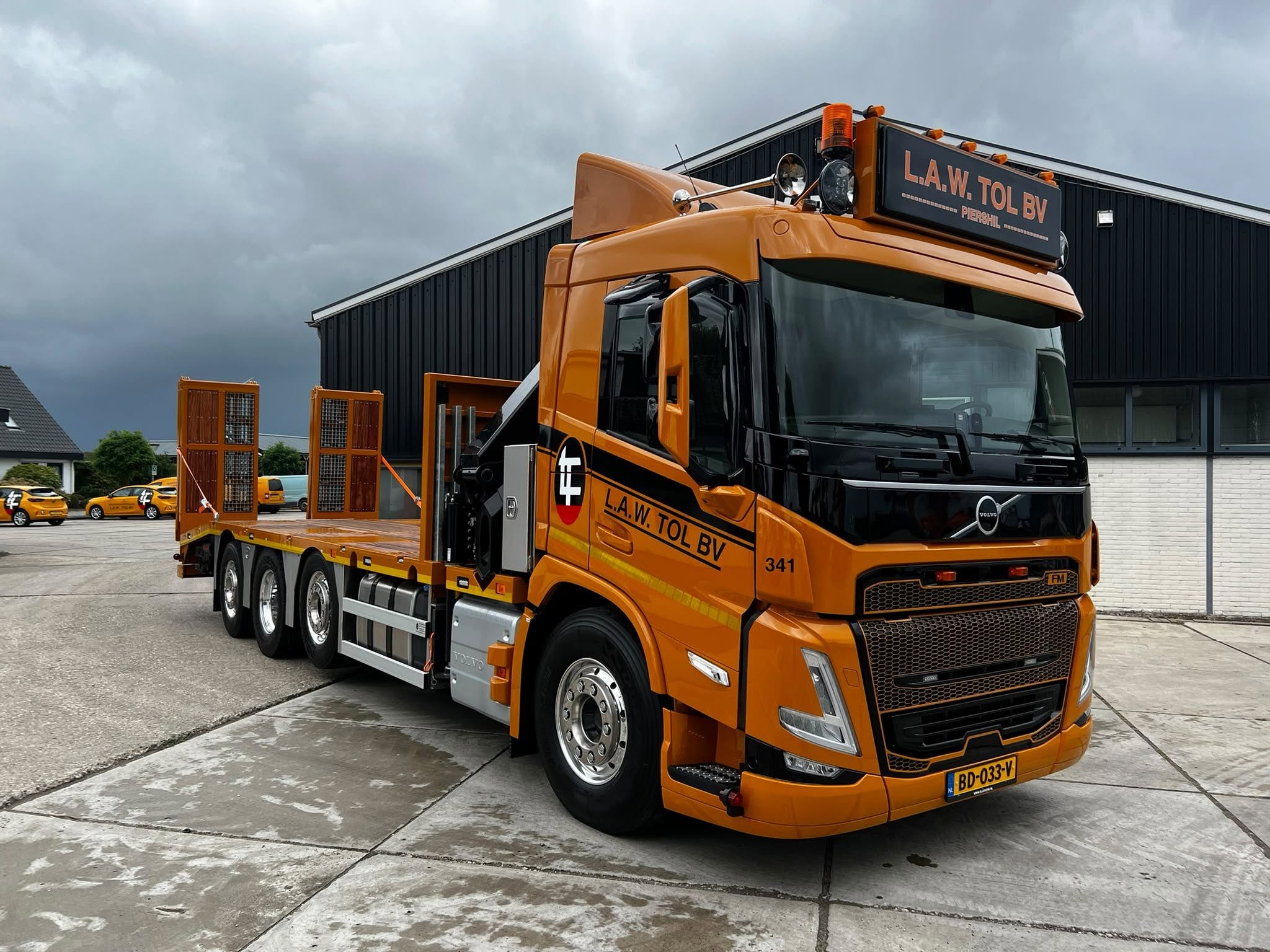 Volvo FH 8x2 kraanauto