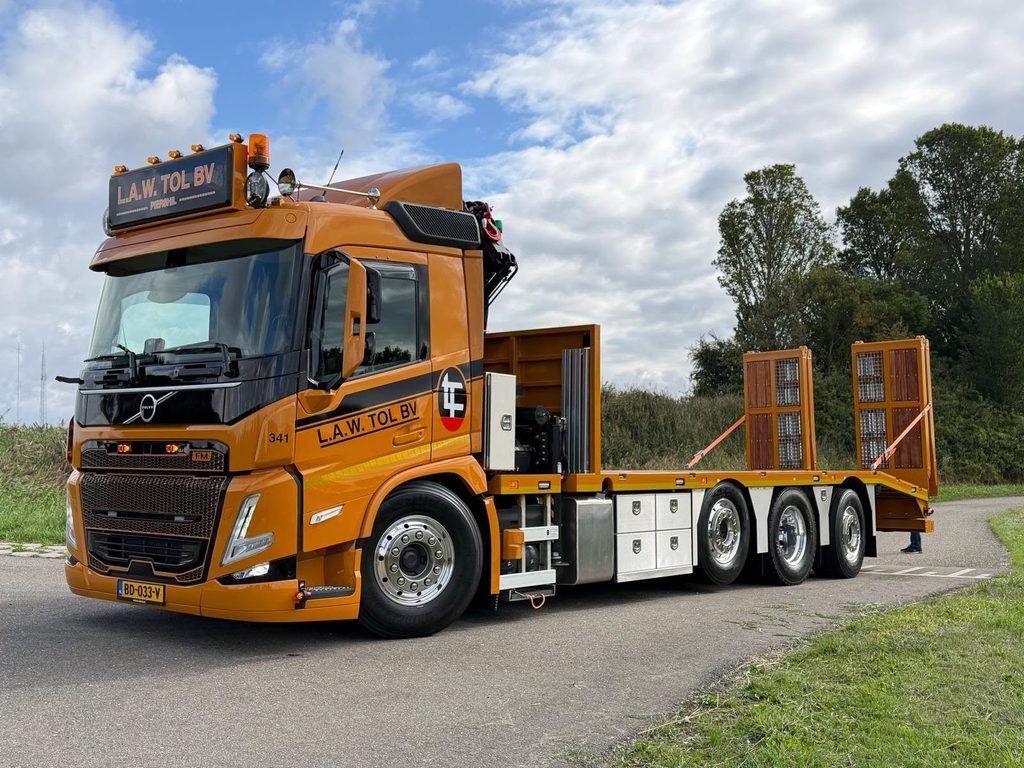 Volvo FH 8x2 kraanauto