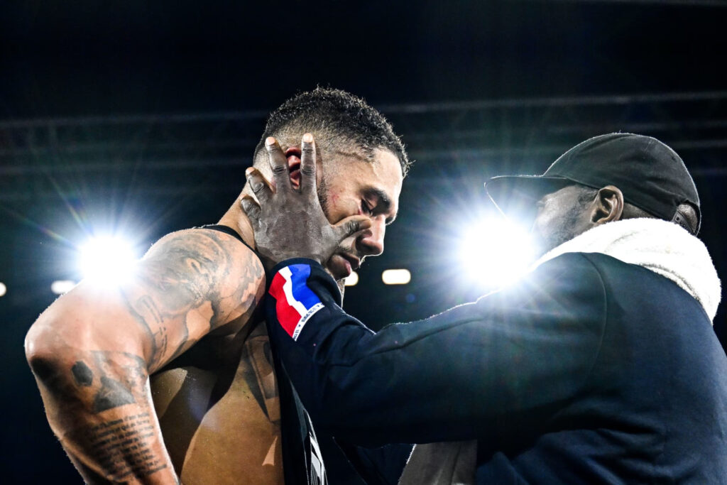 Tony Yoka quelques secondes après sa défaite face à Ryad Merhy.