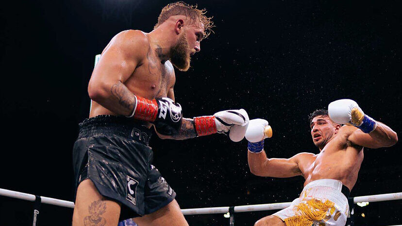 Jake Paul envoie au tapis Tommy Fury.