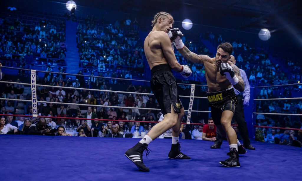 Dylan Thiry affronte Benjamin Samat au Palais des Spots de Marseille.