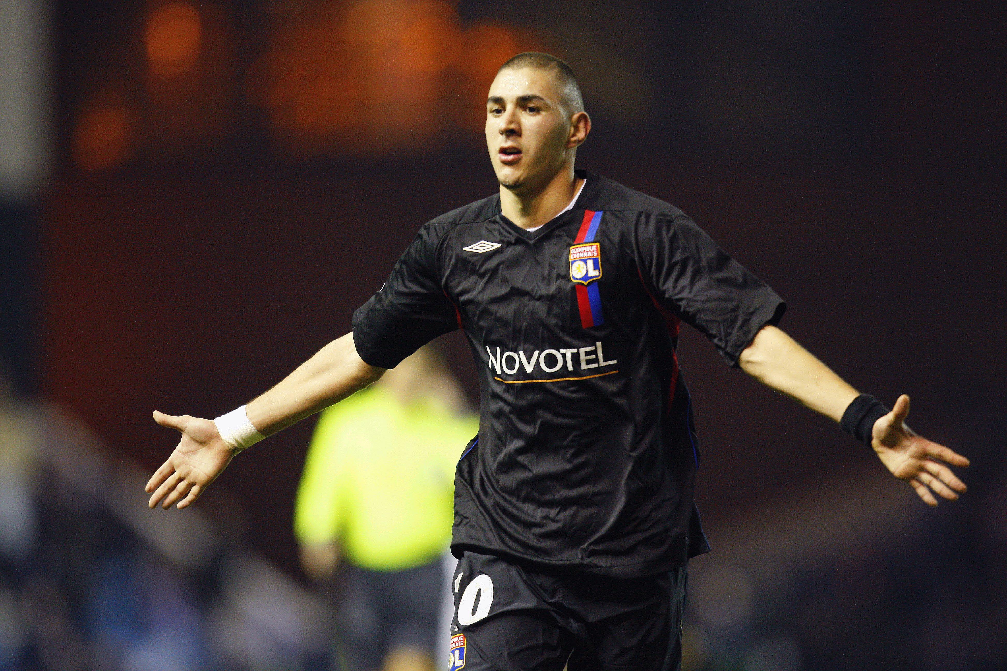 Glasgow Rangers vs Lyon: A History