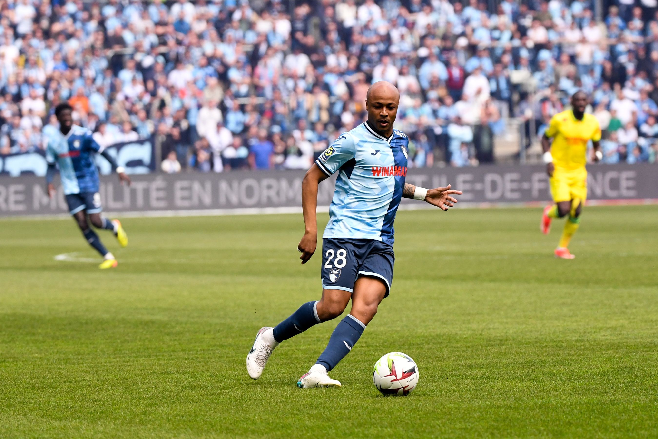 Photo: ligue1.com Les clubs de Ligue 1 McDonald's ont la possibilité de recruter des joueurs tout au long de la saison, mais à certaines
