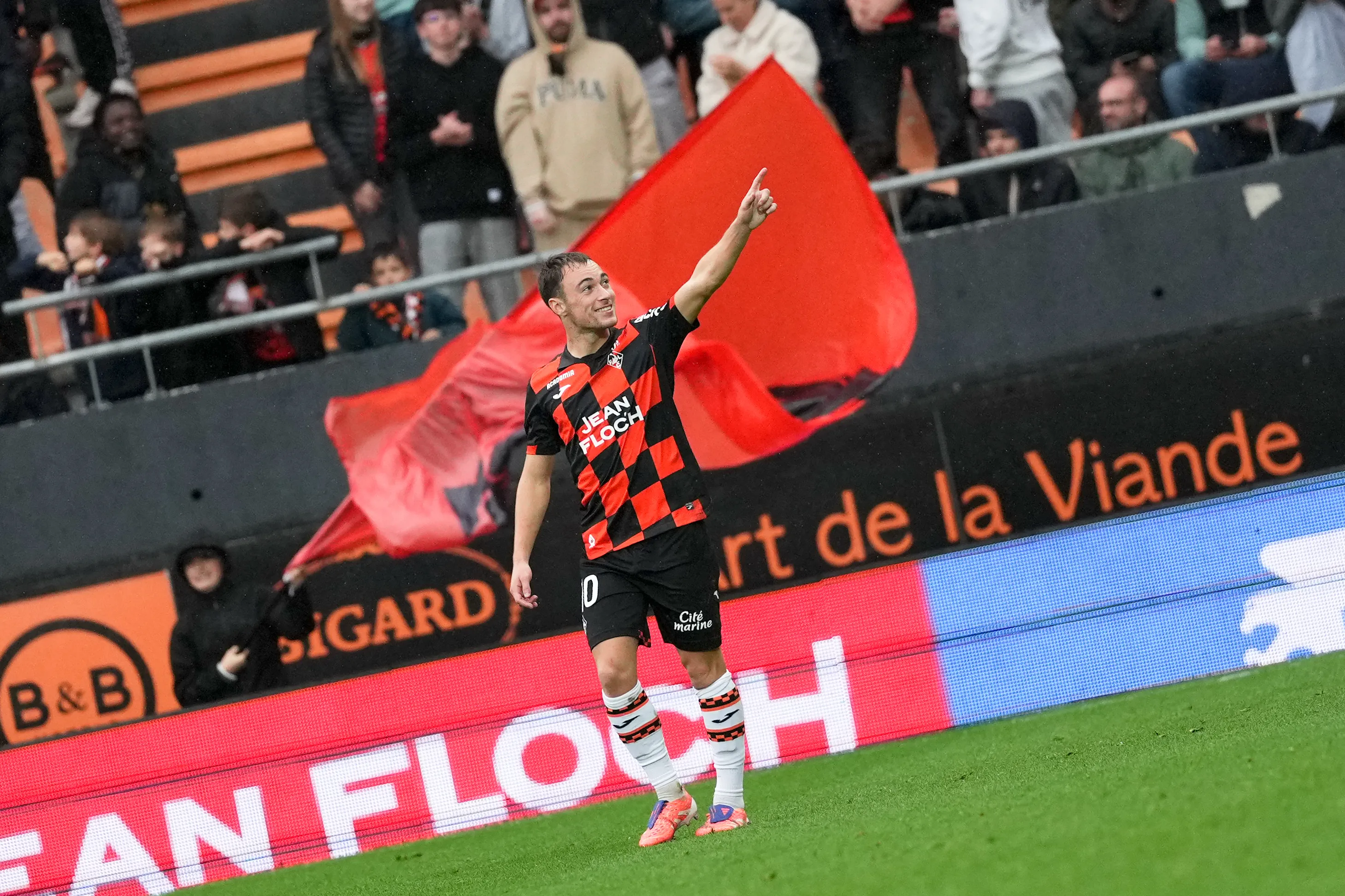 Le retour des supporters au stade et le match nul de l'ASSE contre Lorient - ICI