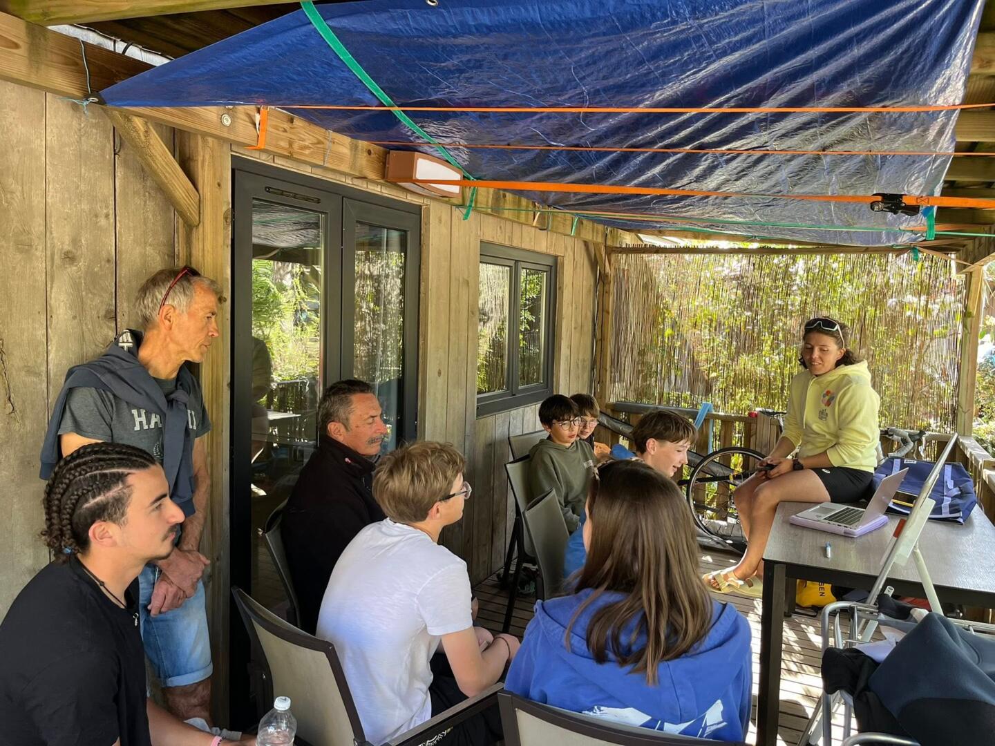 Débriefing lors du regroupement Port Grimaud 