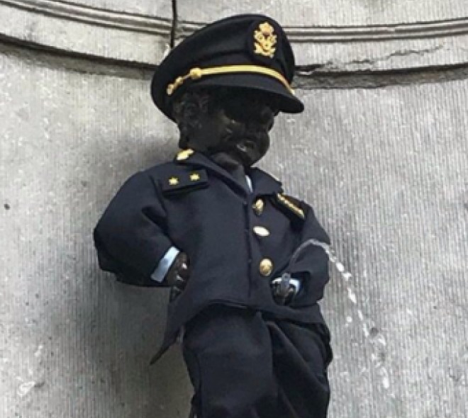 Manneken-Pis enfile son costume de douanier !
