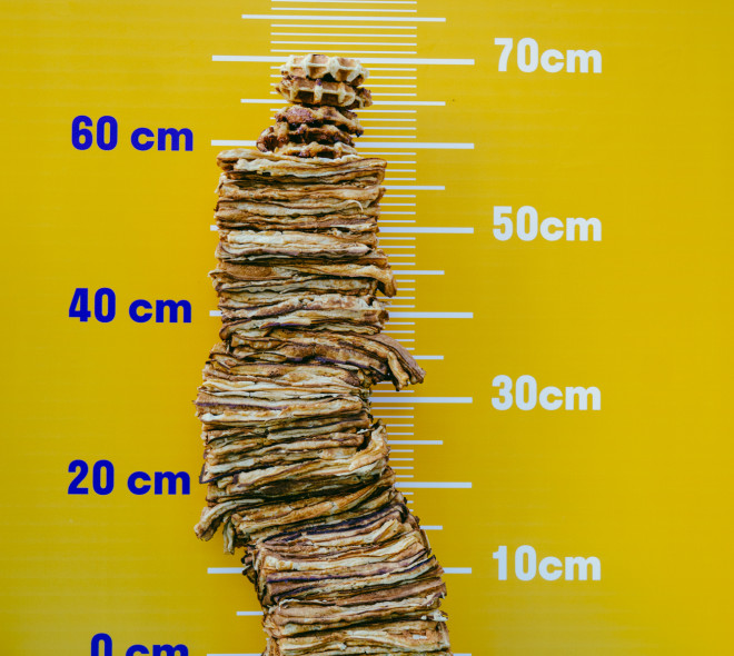 Une montagne de gaufres construite à Liège pour la journée internationale de la gaufre