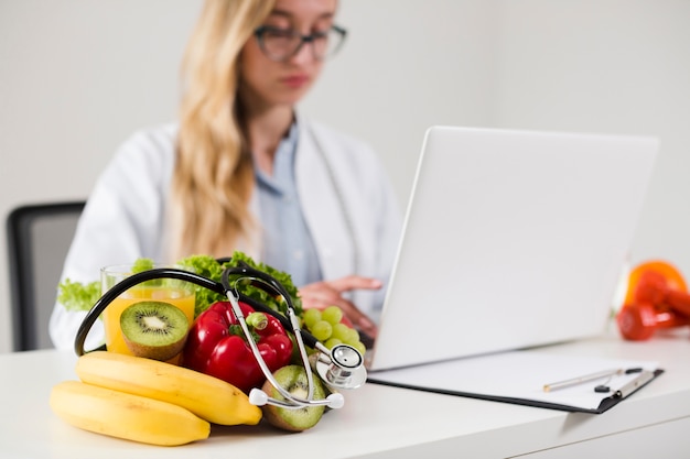 Guía completa para convertirse en un nutricionista exitoso: programas, requisitos, habilidades y libros recomendados 3