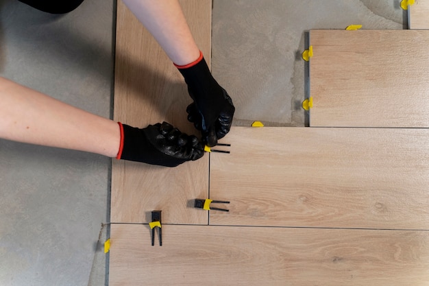 Baldosas de madera: Ventajas, instalación y combinación creativa 2