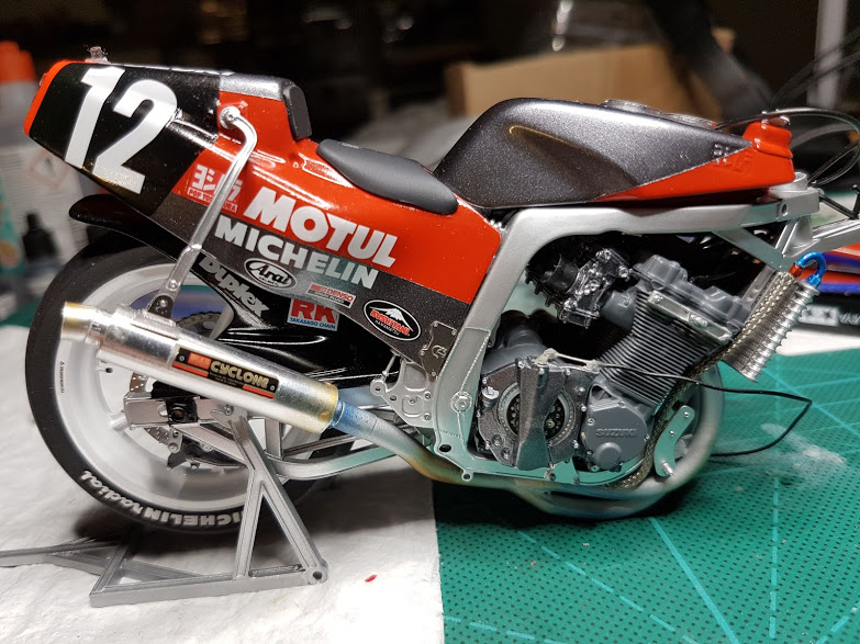 Maquette de moto en plastique Suzuki GSX-R750 (G) (GR71G) 1/12