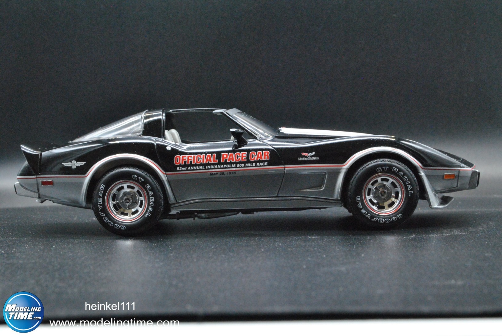 Maquette REVELL 1/24 Corvette Indianapolis 500 Pace Car (Réf 85-2168) – Neuf