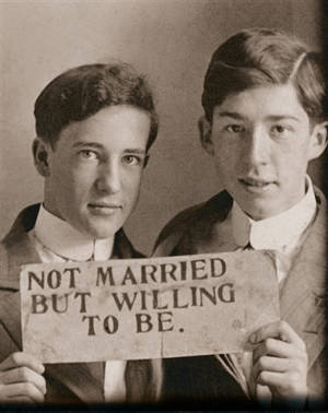 Un siècle de photographies, 1850-1950 : collection Nini-Treadwell. Des hommes amoureux