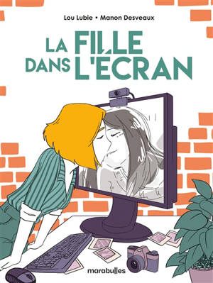 La fille dans l'écran