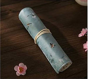 Petite trousse en tissu bleu "fleurs et oiseaux" | 古风笔袋山海经卷轴铅笔袋 素花