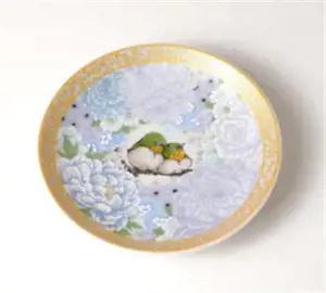 Assiette en porcelaine Kutani "Fleurs pâles"