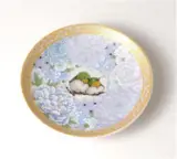 Assiette en porcelaine Kutani "Fleurs pâles"