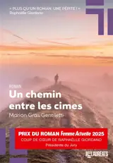 Un chemin entre les cimes