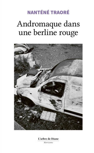 Andromaque dans une berline rouge
