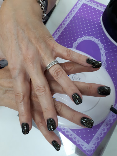 Bella Peluquería y Uñas en Getafe