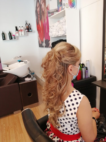 Lourdes Peluqueros en Getafe