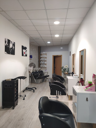 Peluquería A Cativa Dos Peines en Ourense