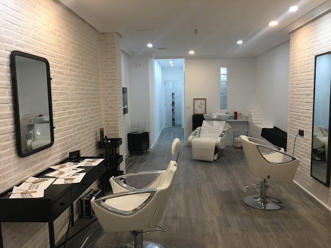 Peluquería Amaya Hairdresser en Pozuelo de Alarcón