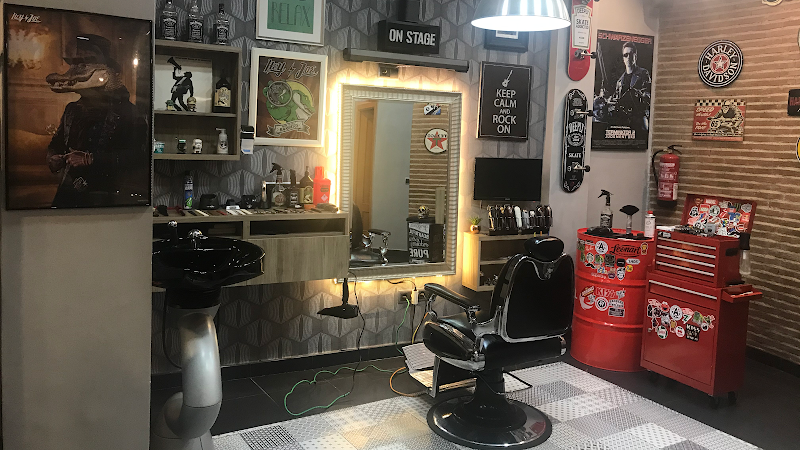 Peluquería de Caballeros Villa 18 (Soccer) en Valdemoro