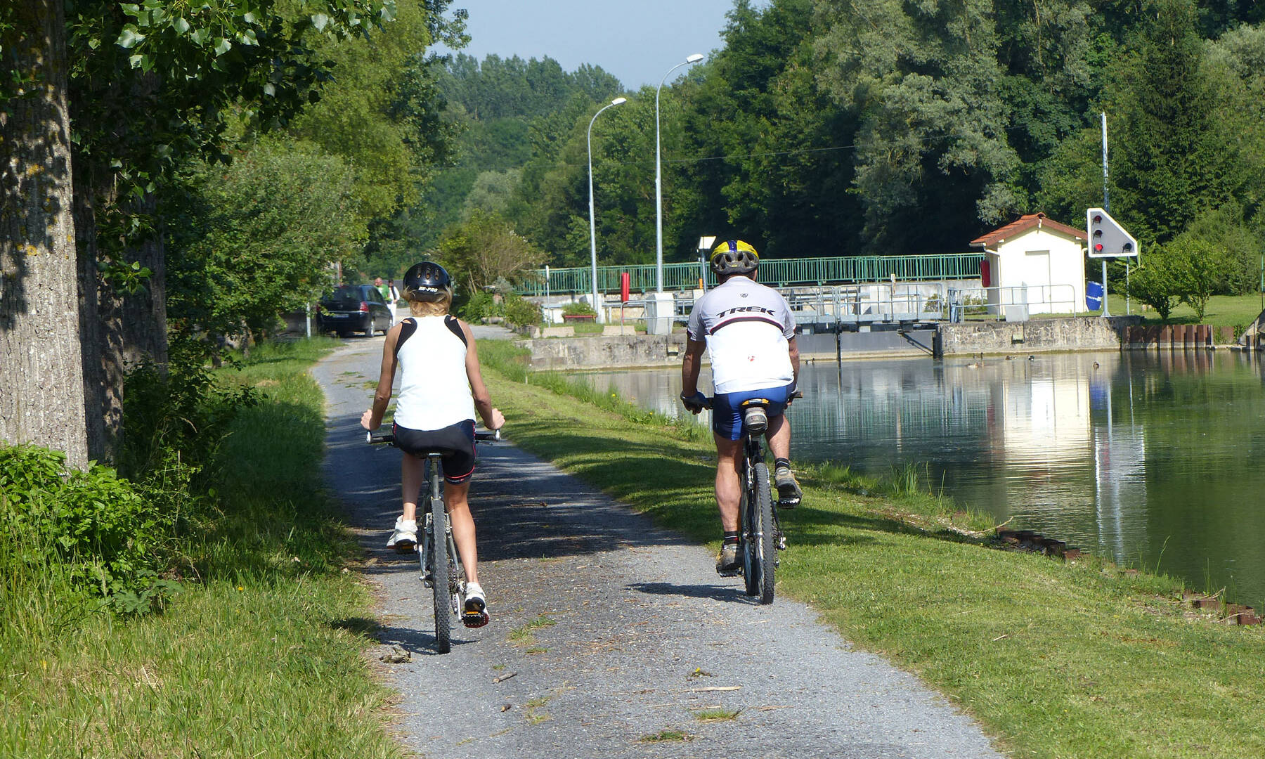 Canal---Rethel---Voie-Verte-Sud-Ardennes-romanciere_otpr.jpg
