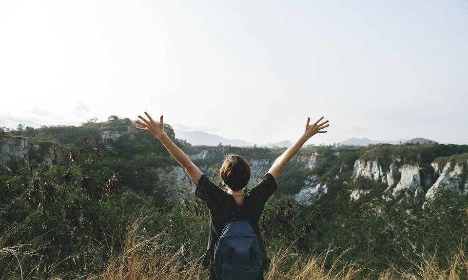 femme-nature-heureuse.jpg