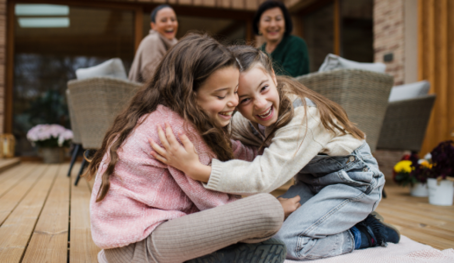 How do Head lice spread?