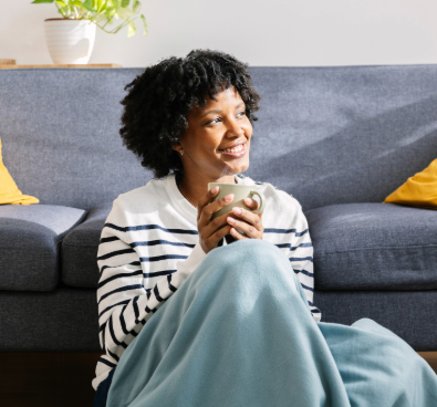 Lady_with_coffee_cup