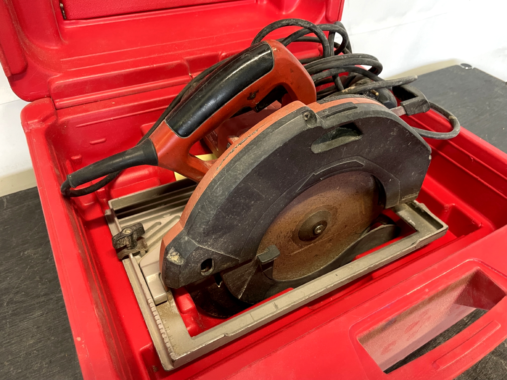 Par terre lave vous agace scie circulaire hilti wsc 85 étagère LEurope