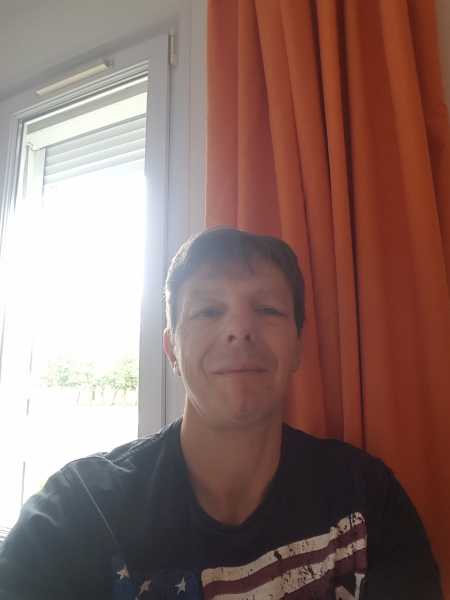 Je viens arriver dans la région Logement Bordeaux 35PLUS | Colocation Chambre Meublée Bordeaux 35PLUS | Location Logement Bordeaux 35PLUS