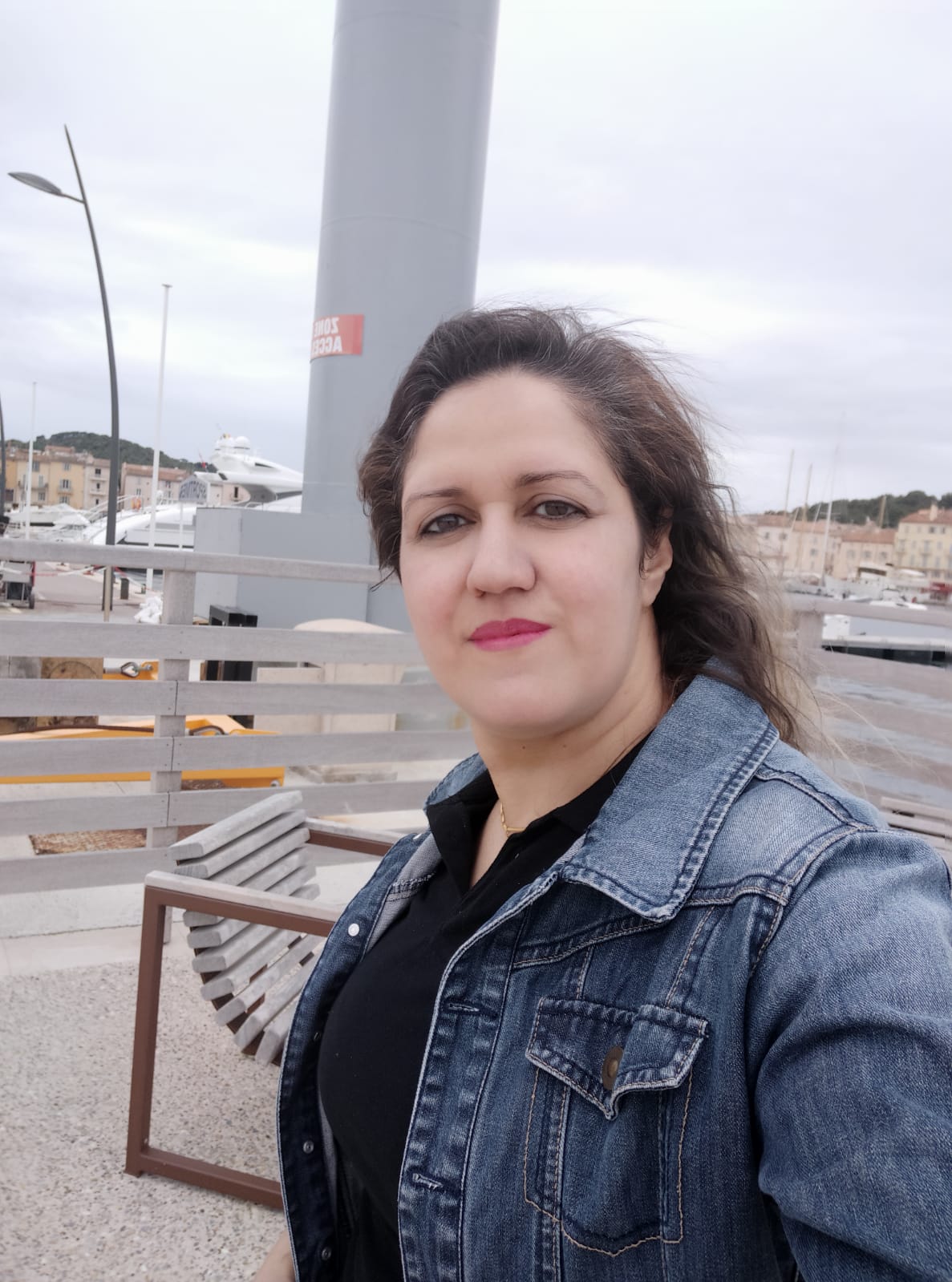Recherche de colocation avec volontaire Logement CONTRESERVICES | Colocation Chambre Meublée CONTRESERVICES | Location Logement CONTRESERVICES