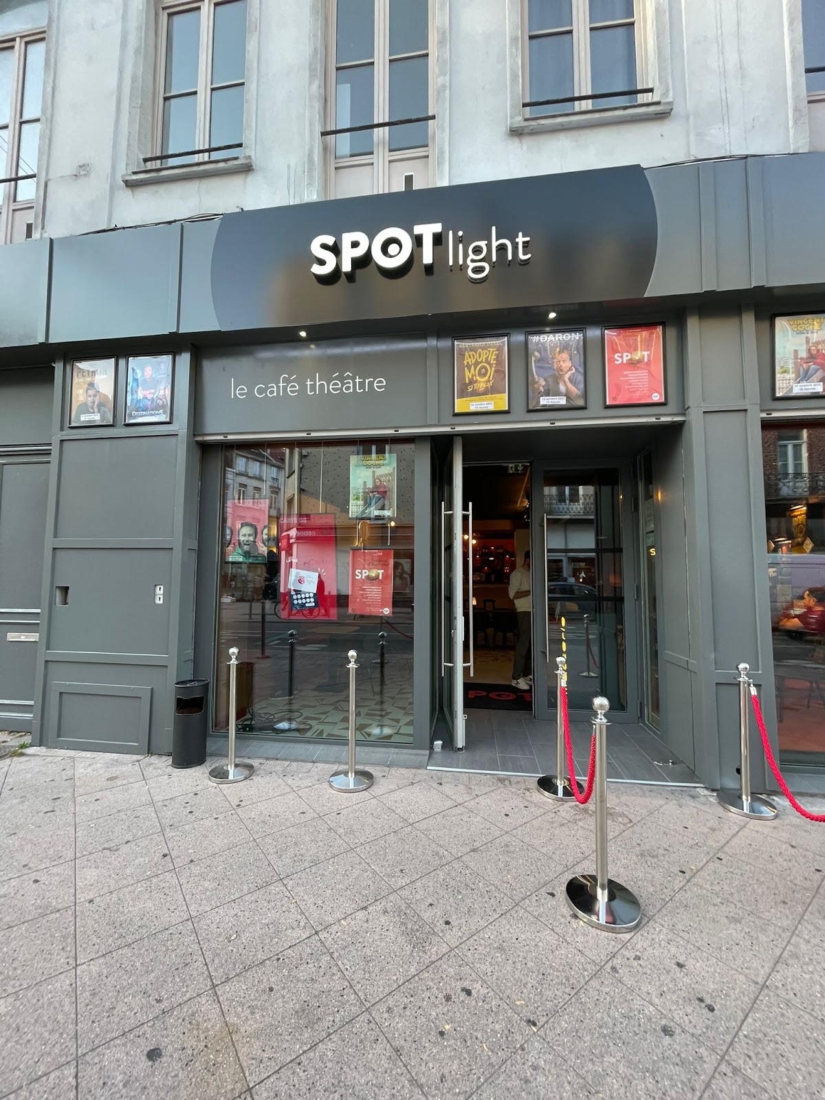 Le Spotlight Comedy Club