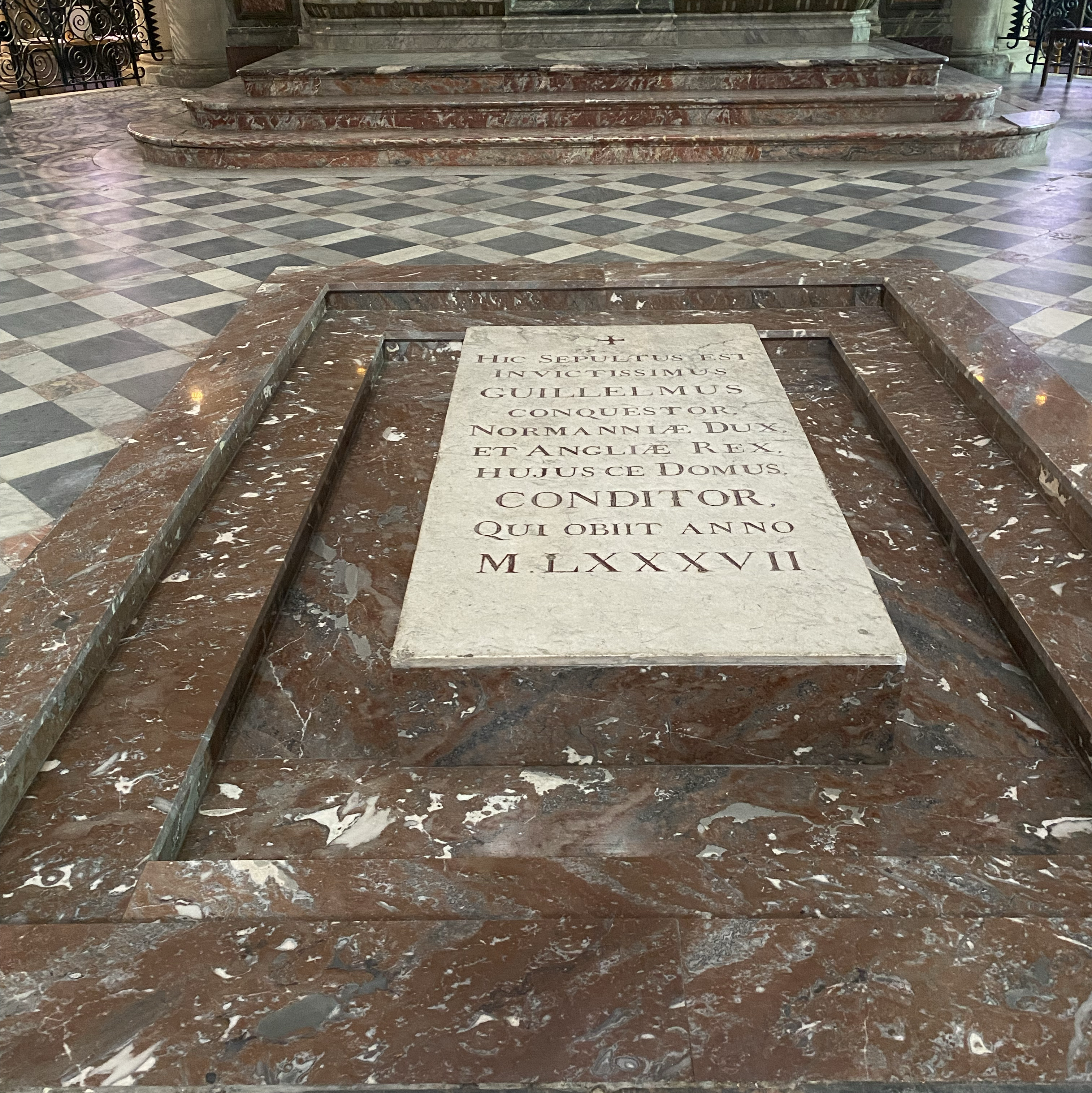 Photo 1 de Tombeau de Guillaume le Conquérant, Abbatiale Saint-Étienne de Caen