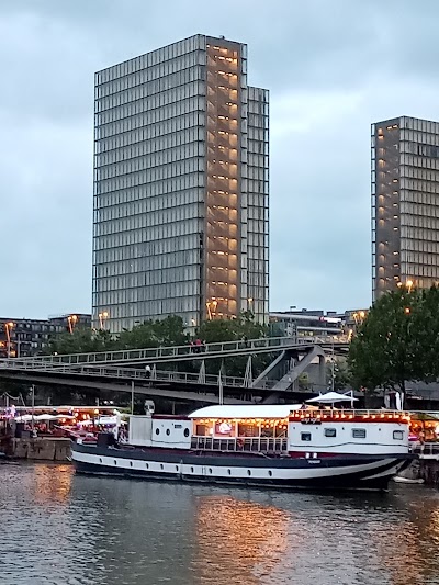 Photo 4 de Le Bateau Apéro - Péniche Paris Soirée années 80