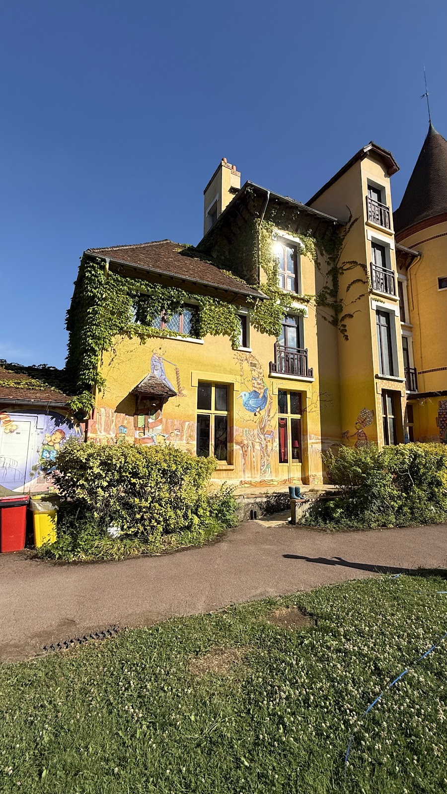 Photo 1 de Moulin Jaune