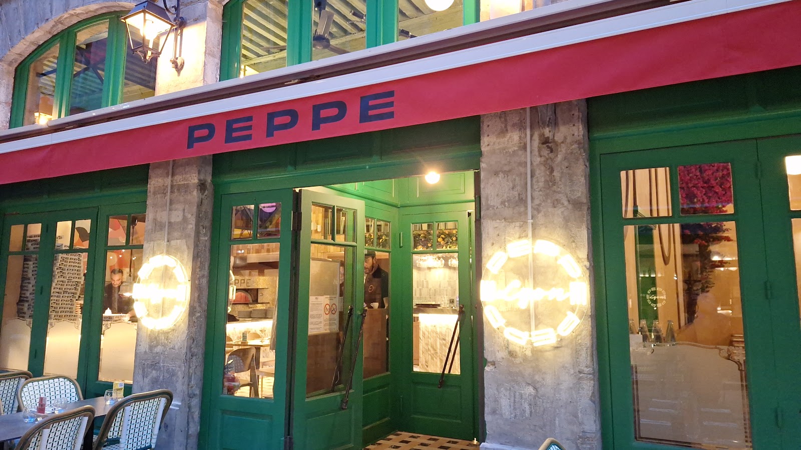 Photo 1 de PEPPE PIZZERIA Lyon