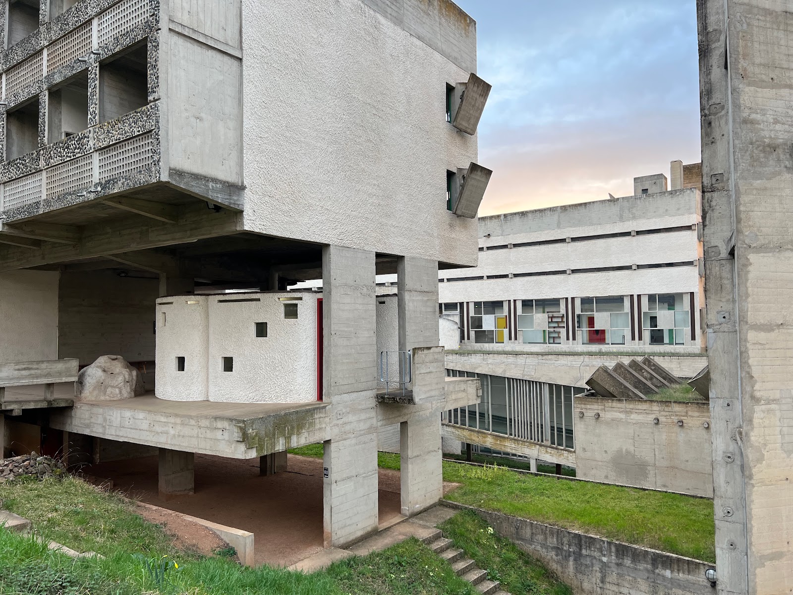 Photo 2 de Couvent Sainte-Marie de La Tourette