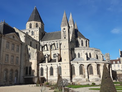 Photo 2 de Tombeau de Guillaume le Conquérant, Abbatiale Saint-Étienne de Caen