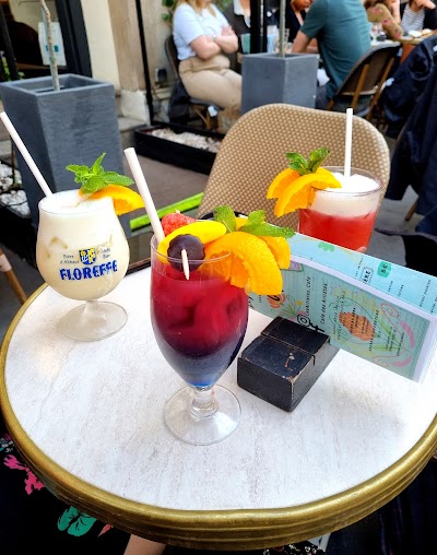 Photo 2 de Les Artistes Café