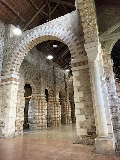 Photo 2 de Abbaye Notre-Dame de Blanche Couronne