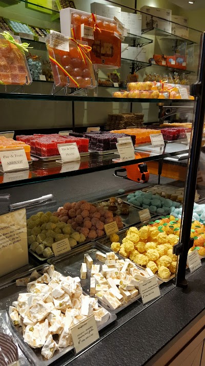 Photo 2 de Maison des Soeurs Macarons Nancy | Confiserie et artisan chocolatier