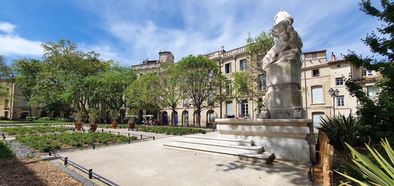 Photo 1 de Place de La Canourgue
