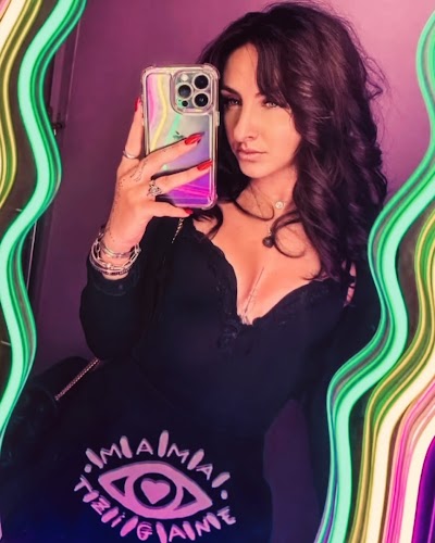 Photo 3 of 𝓜𝓪𝓶𝓪 𝓣𝔃𝓲𝓰𝓪𝓷𝓮