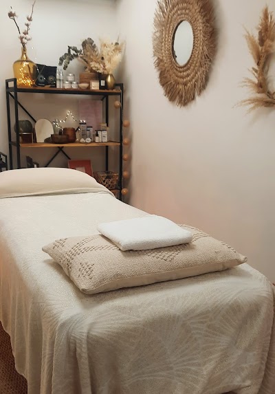 Yvanna Hayter Réflexologie & Soins Bien-être | Kobido | Massages